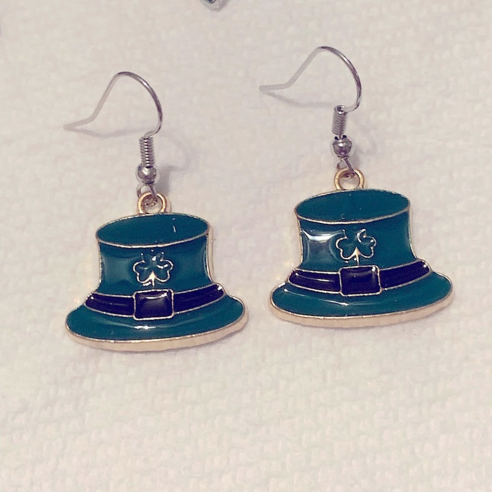 St Patrick’s Day Irish Hat Festival Holiday Dangle Earrings NEW